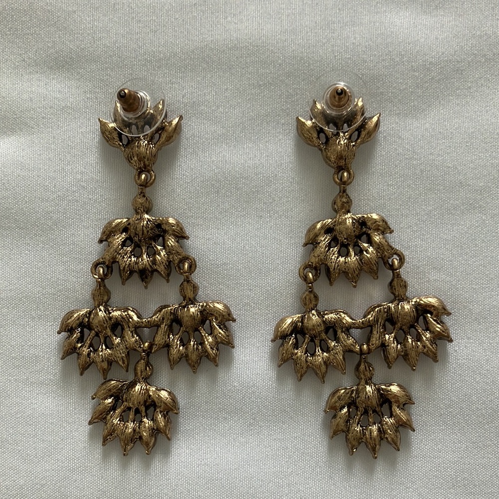 Vintage inspired pink and rhinestone earrings - Picture 2 of 2